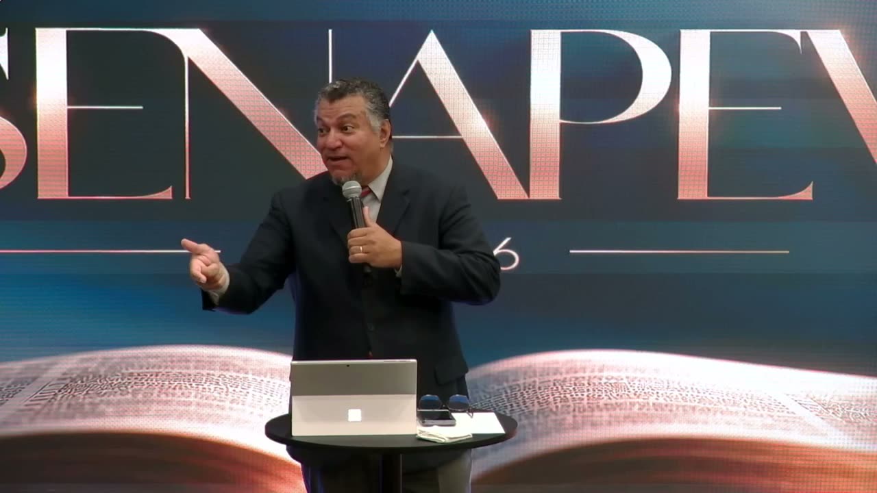 Pr. Jesimiel Moses Gomes ministrando