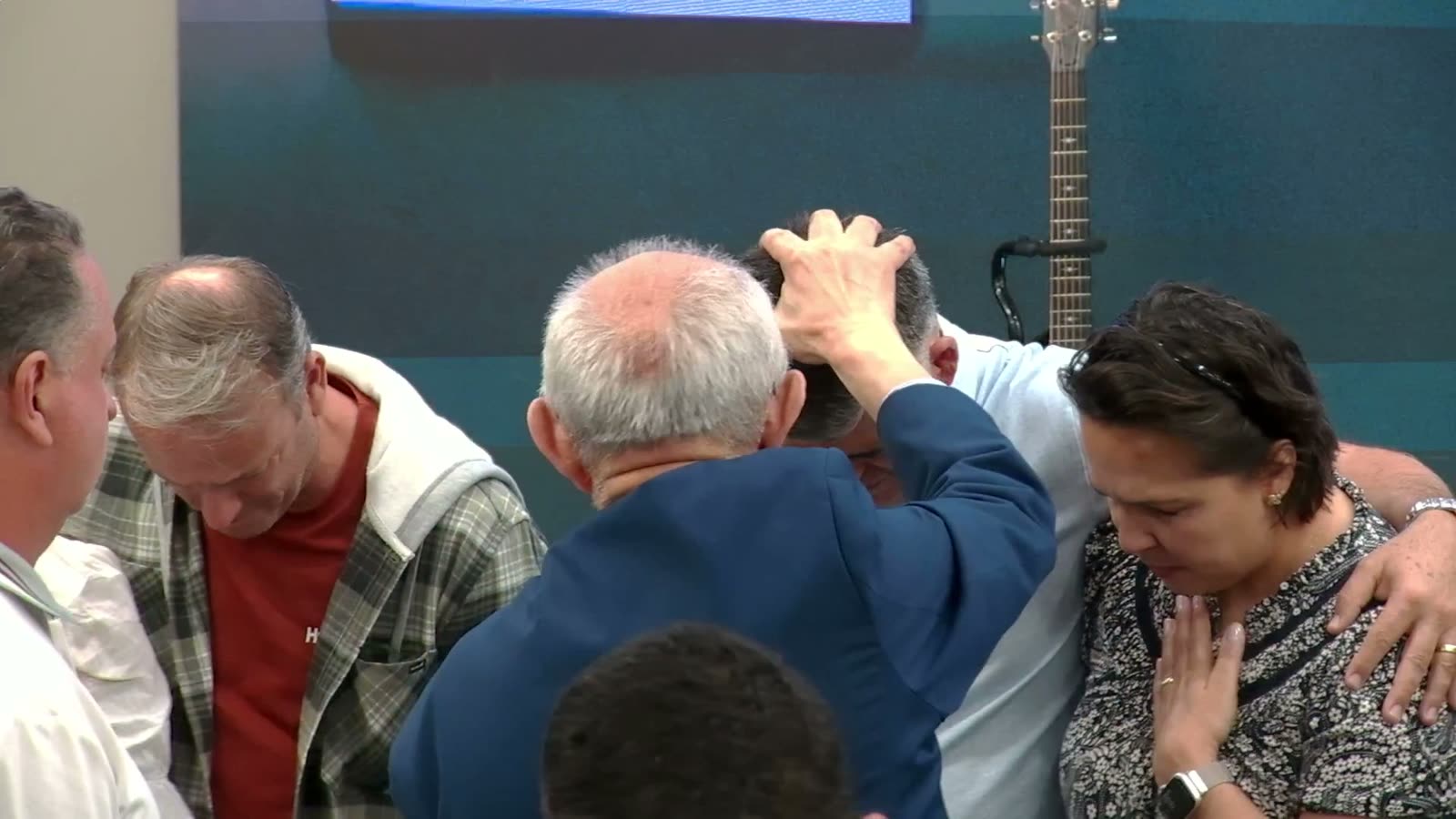 Momento de oração entre os participantes